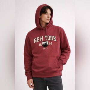 UNISEX New York Graphic Red Pullover Hoodie Sz Large NWT
